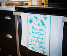 Load image into Gallery viewer, Dish cloth "Une cuisine bordélique annonce un grand festin!" New