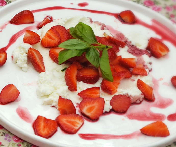 The perfect summer dessert: goat cheese and strawberries