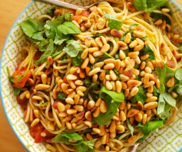 Pasta with fresh tomatoes